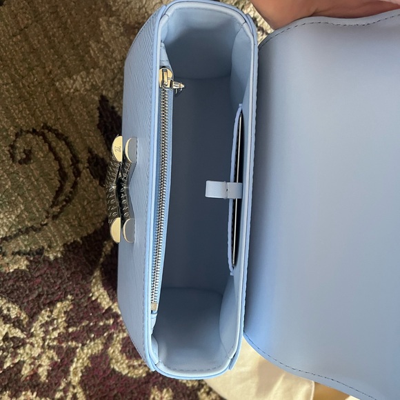 BNIB LOUIS VUITTON TWIST PM BAG BLUE WITH SILVER HARDWARE - Picture 8 of 12